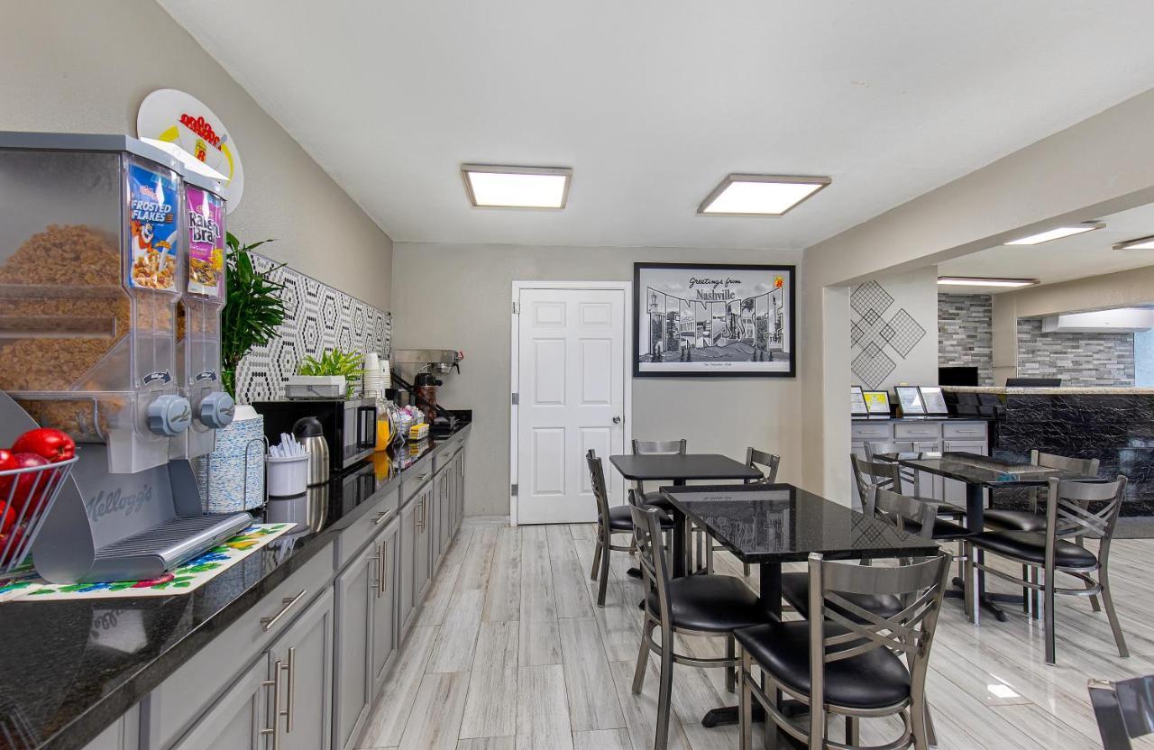 Super 8 By Wyndham Nashville West Extérieur photo