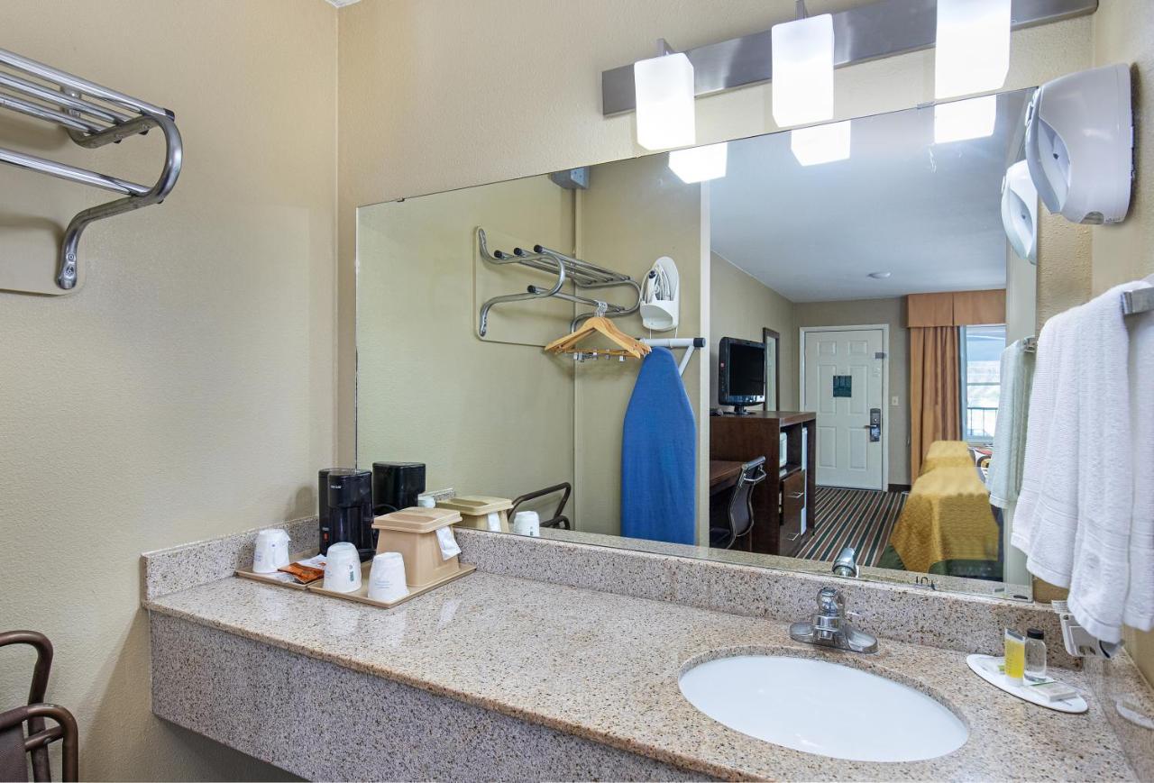 Super 8 By Wyndham Nashville West Extérieur photo