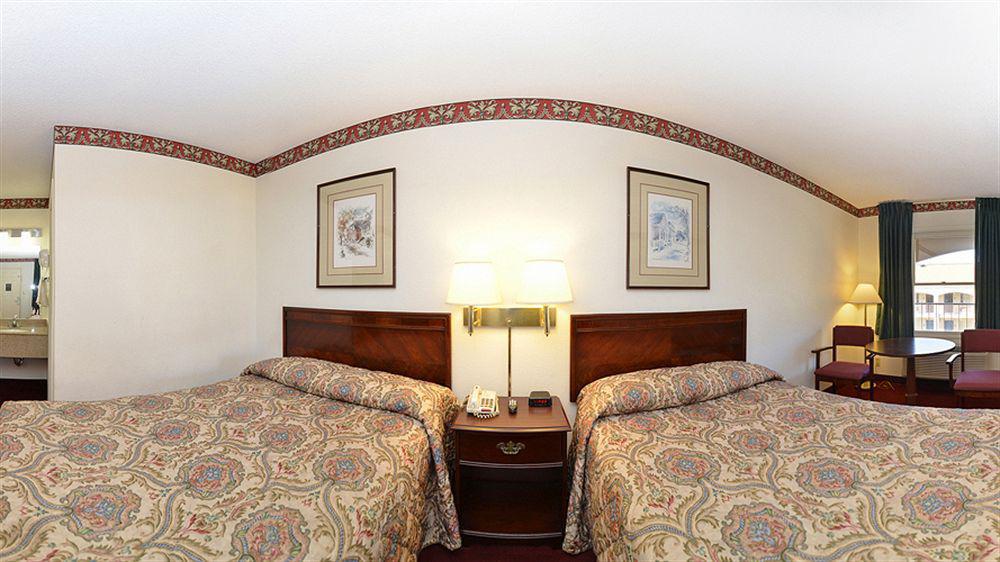 Super 8 By Wyndham Nashville West Extérieur photo
